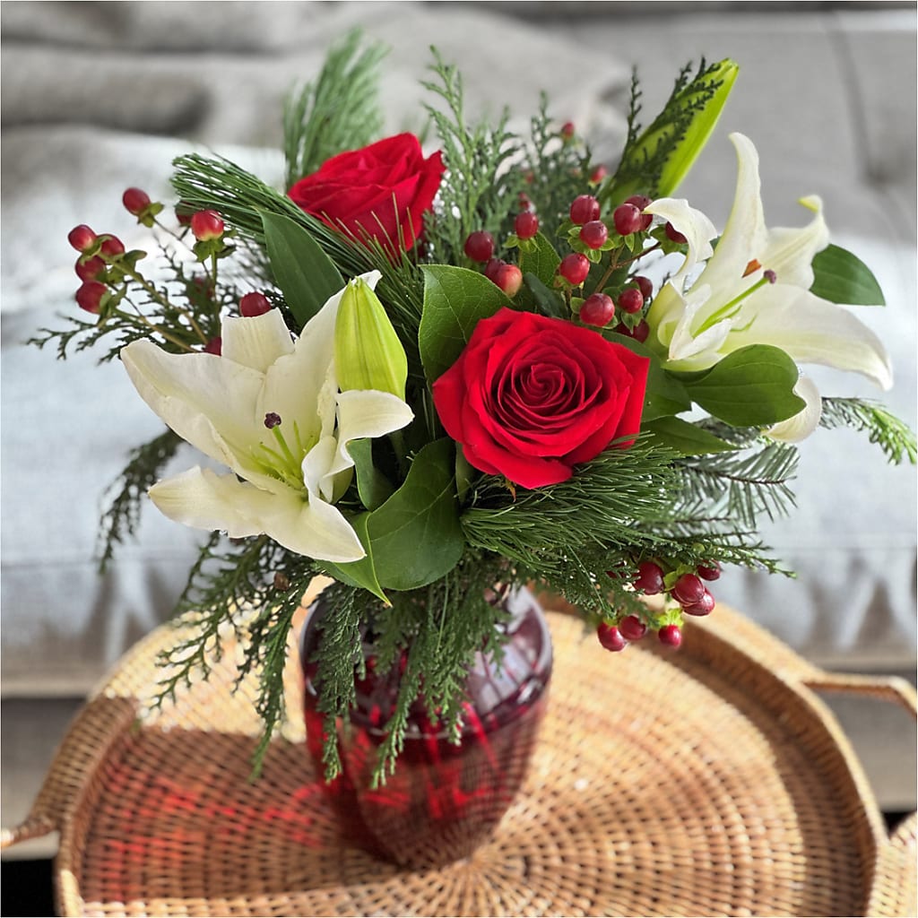 Evergreen Delight Bouquet – Bella Fiore, Clermont FL