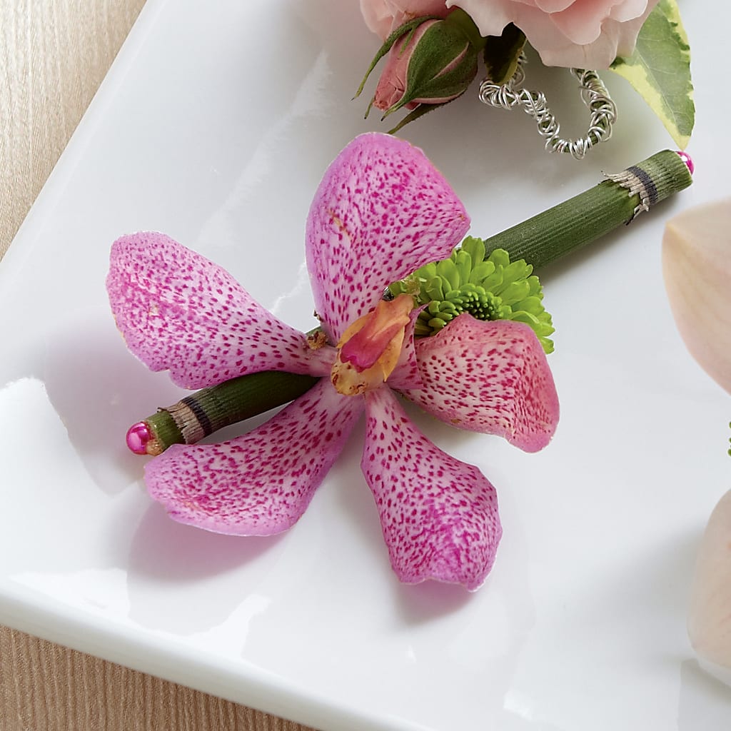 Pink Mokara Boutonniere – Bella Fiore, Clermont FL