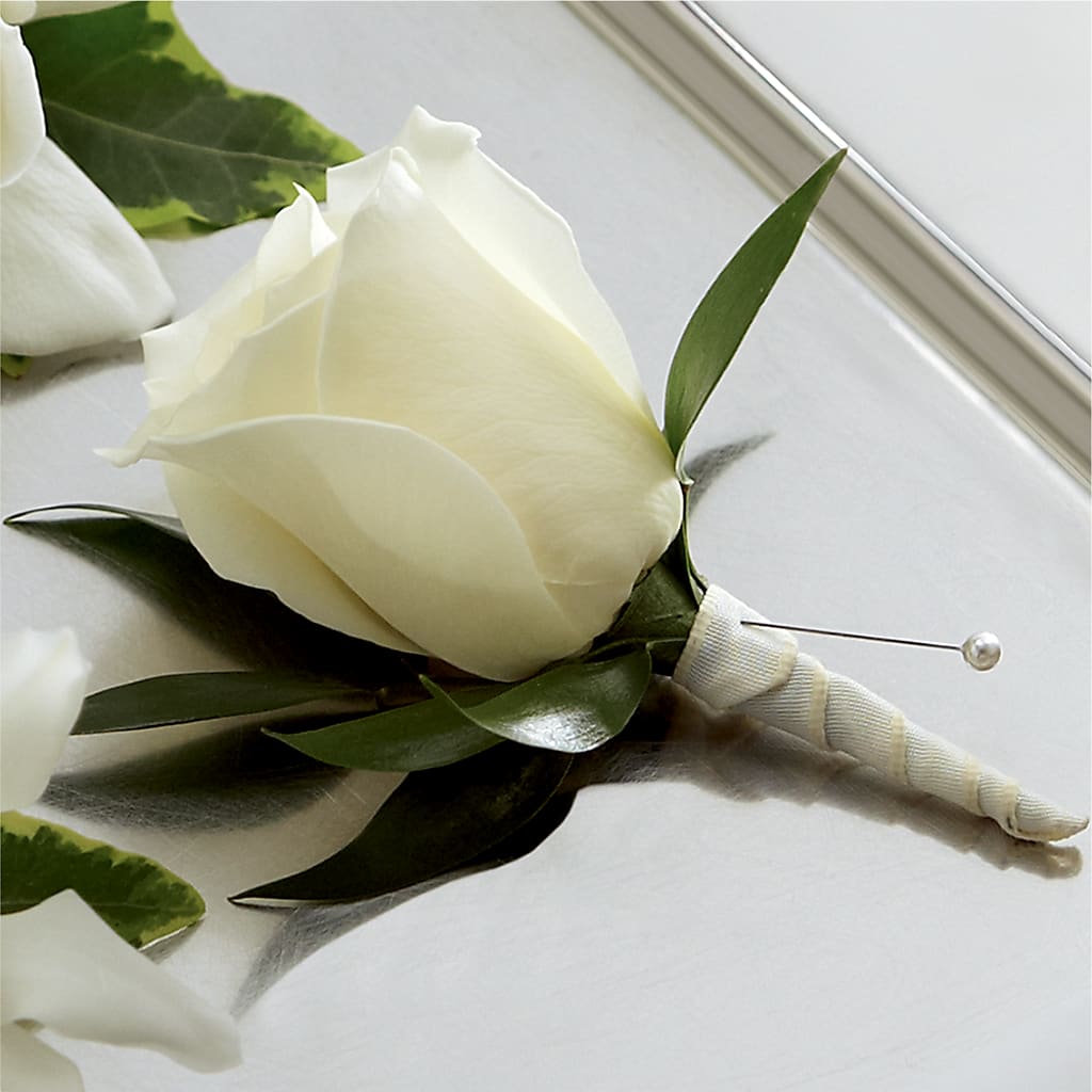 White Rose Boutonniere – Bella Fiore, Clermont FL
